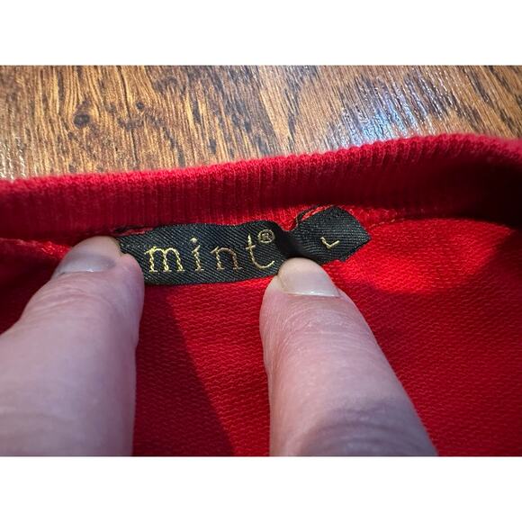 Mint Bejeweled Cat Sweatshirt – Red – Size Large Cozy Statement Pullover - Picture 6 of 10